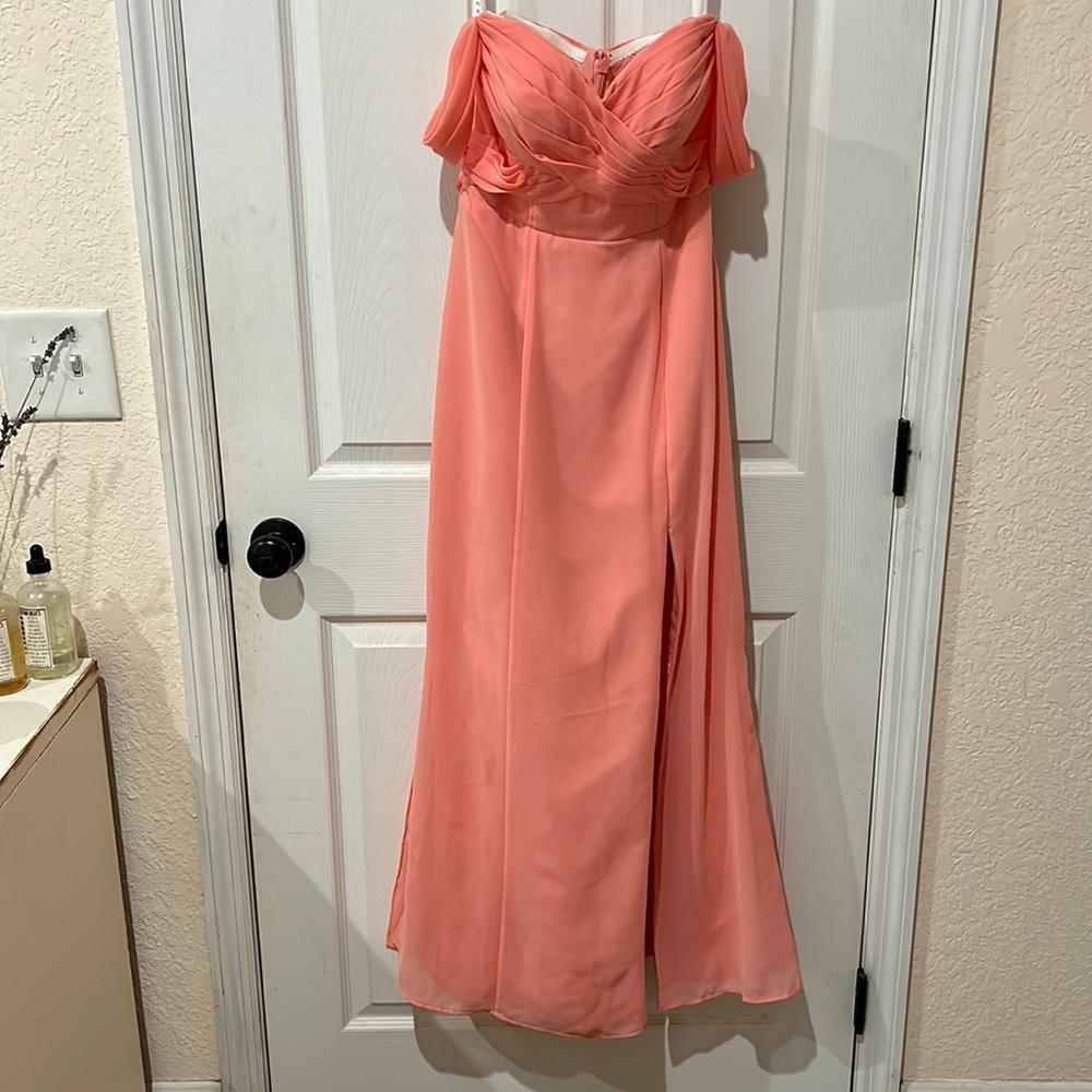Off the shoulder Bridesmaid dress. Size A2